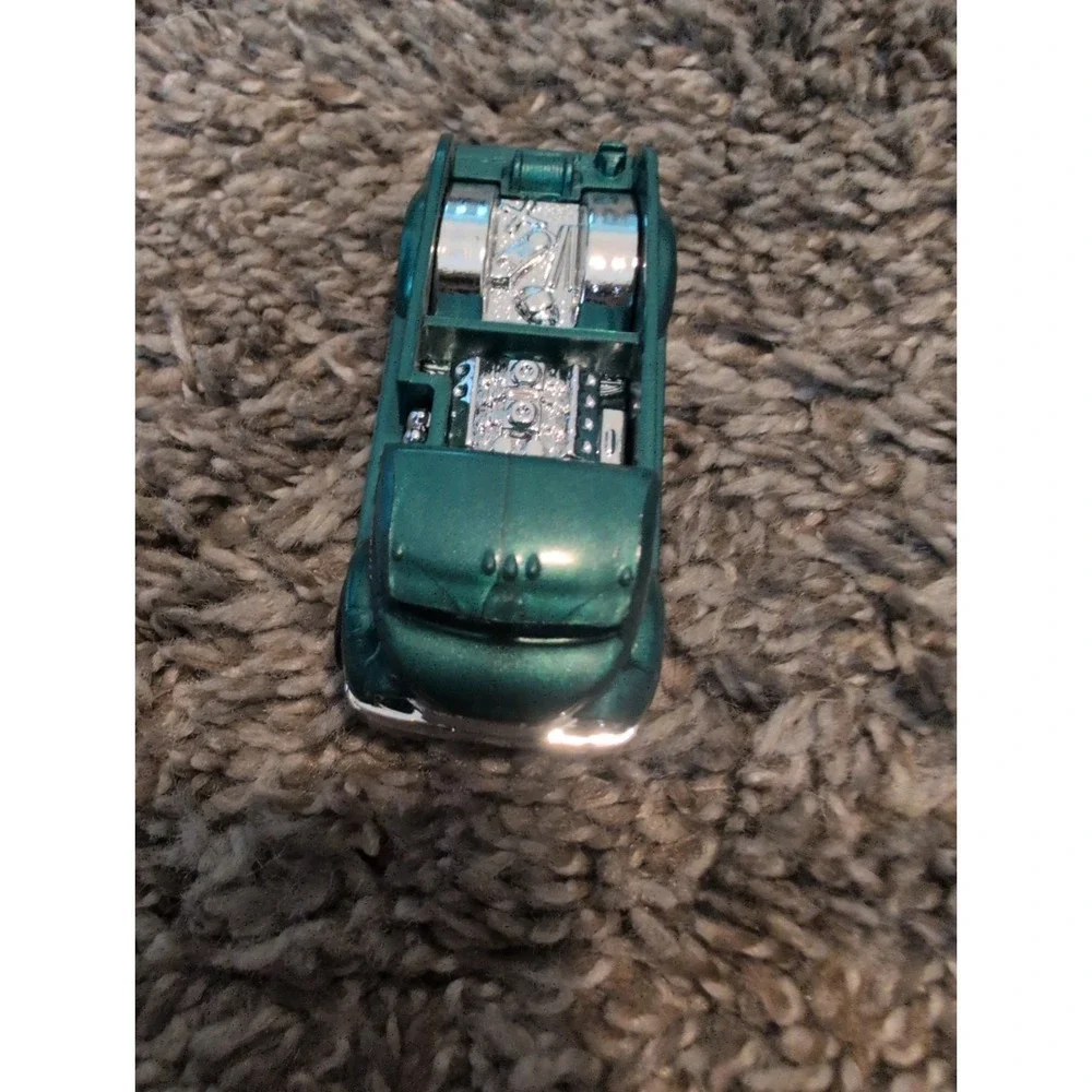 Hot Wheels HW City Mig Rig Green 2013 Pickup Truck 1:64 Scale Loose
